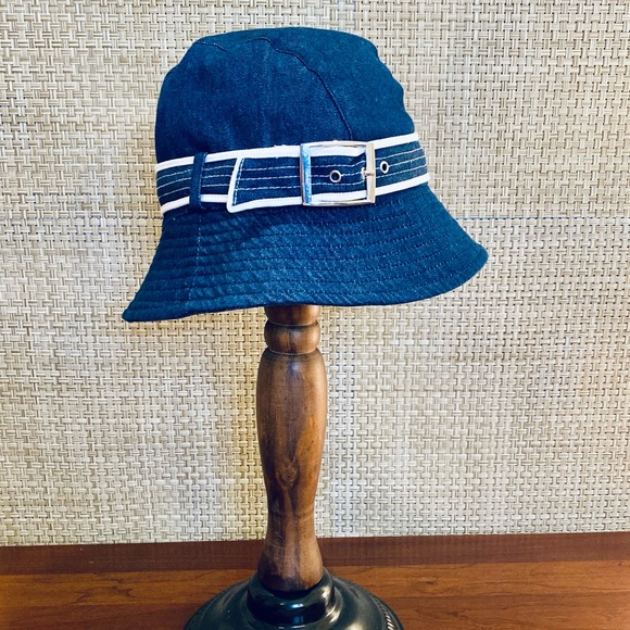 🌟HP🌟NWOT Dark Blue Chambray Buckle Cloche Bucket Hat - Picture 6 of 11